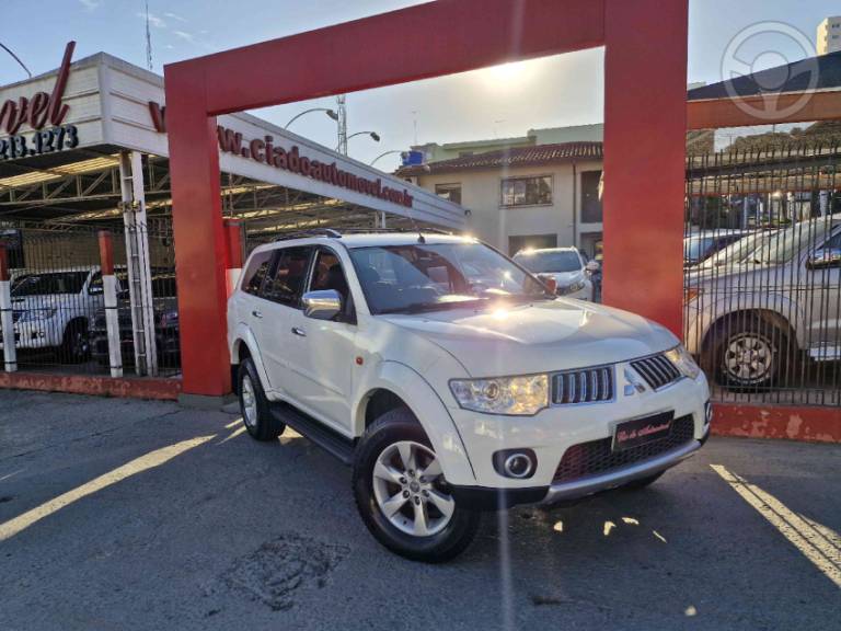 MITSUBISHI - PAJERO DAKAR 3.2 HPE 4X4 7 LUGARES 16V TURBO INTERCOOLER DIESEL 4P AUTOMÁTICO - 2011/2012 - BRANCA - R$ 99.900,00