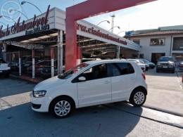 VOLKSWAGEN - FOX 1.0 MI TREND 8V FLEX 4P MANUAL - 2012/2013 - BRANCA - R$ 37.900,00