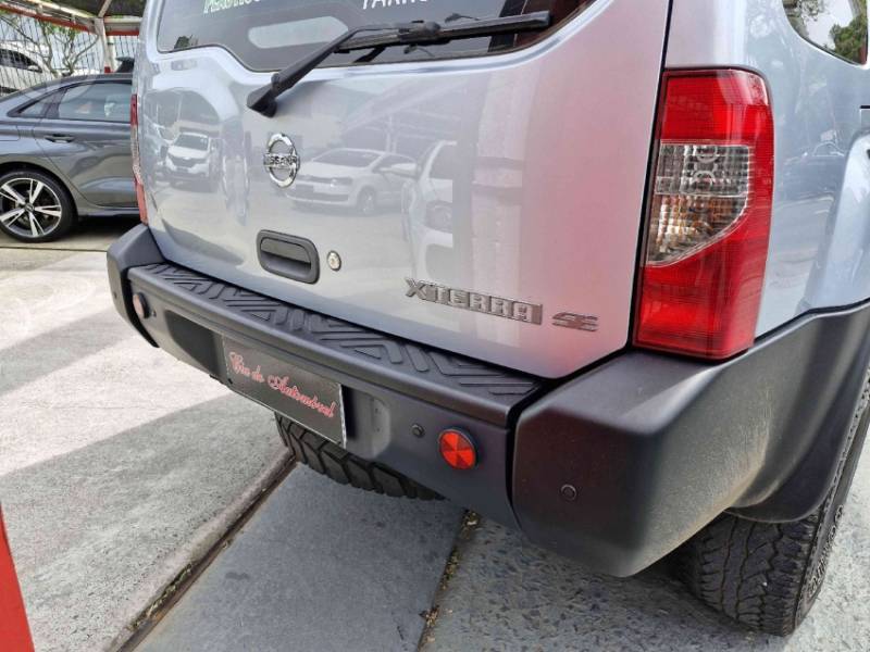 NISSAN - XTERRA 2.8 SE 4X4 8V TURBO INTERCOOLER DIESEL 4P MANUAL - 2003/2004 - PRATA - R$ 69.800,00