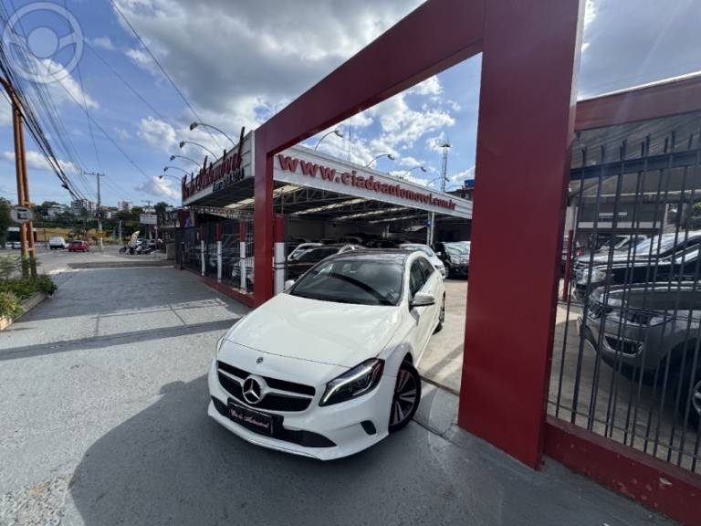 MERCEDES-BENZ - A 200 1.6 TURBO 16V FLEX 4P AUTOMÁTICO - 2017/2018 - BRANCA - R$ 119.000,00