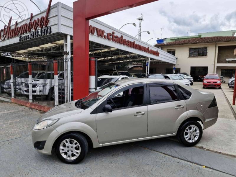 FORD - FIESTA 1.6 ROCAM SEDAN 8V FLEX 4P MANUAL - 2014/2014 - PRATA - R$ 34.900,00