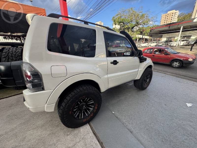 MITSUBISHI - PAJERO FULL 3.8 HPE 4X4 V6 24V 2P AUTOMÁTICO - 2012/2013 - BRANCA - R$ 119.000,00