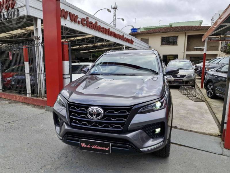 TOYOTA - HILUX SW4 2.8 SRX 4X4 16V TURBO INTERCOOLER DIESEL 4P AUTOMÁTICO - 2021/2022 - CINZA - R$ 309.000,00