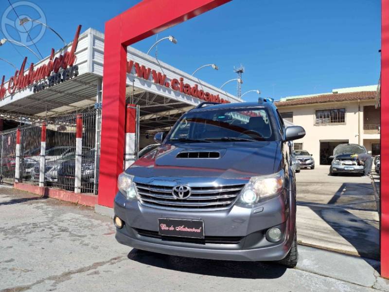 TOYOTA - HILUX SW4 3.0 SRV 4X4 16V TURBO INTERCOOLER DIESEL 4P AUTOMÁTICO - 2014/2014 - CINZA - R$ 149.000,00