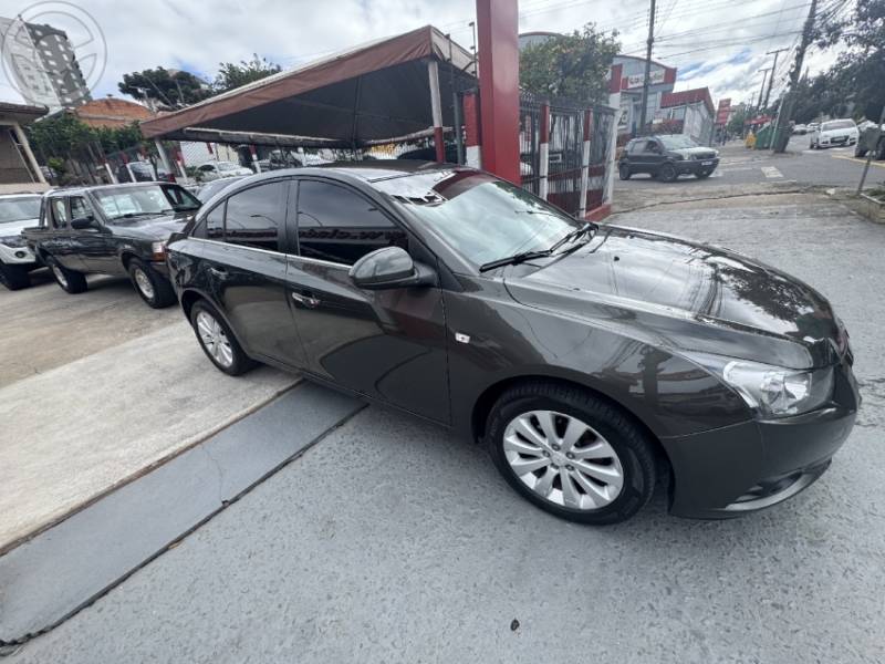 CHEVROLET - CRUZE 1.8 LTZ 16V FLEX 4P AUTOMÁTICO - 2013/2013 - CINZA - R$ 62.900,00