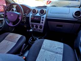 FORD - FIESTA 1.0 MPI TRAIL HATCH 8V FLEX 4P MANUAL - 2007/2008 - PRATA - R$ 21.900,00