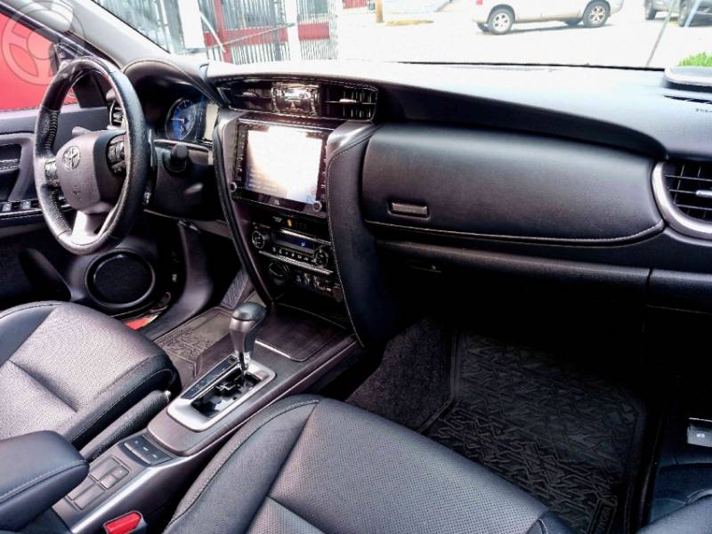 TOYOTA - HILUX SW4 2.8 SRX 4X4 16V TURBO INTERCOOLER DIESEL 4P AUTOMÁTICO - 2021/2022 - CINZA - R$ 299.900,00