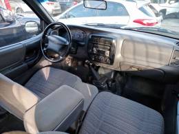 FORD - RANGER 2.5 XL 4X2 CD 8V TURBO INTERCOOLER DIESEL 4P MANUAL - 2000/2001 - CINZA - R$ 49.800,00