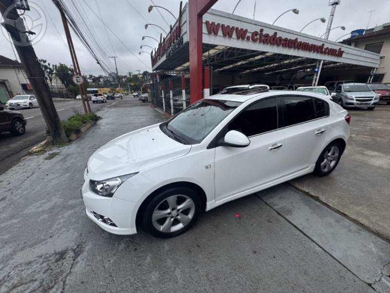 CHEVROLET - CRUZE 1.8 LTZ SPORT6 16V FLEX 4P AUTOMÁTICO - 2013/2014 - BRANCA - R$ 66.900,00