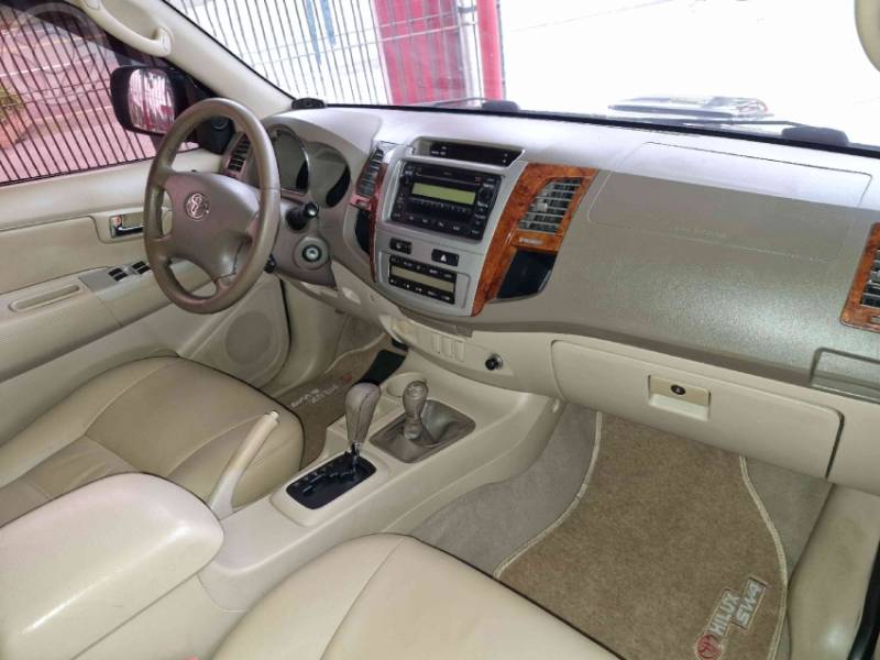 TOYOTA - HILUX SW4 3.0 SRV 4X4 16V TURBO INTERCOOLER DIESEL 4P AUTOMÁTICO - 2006/2007 - PRETA - R$ 98.000,00