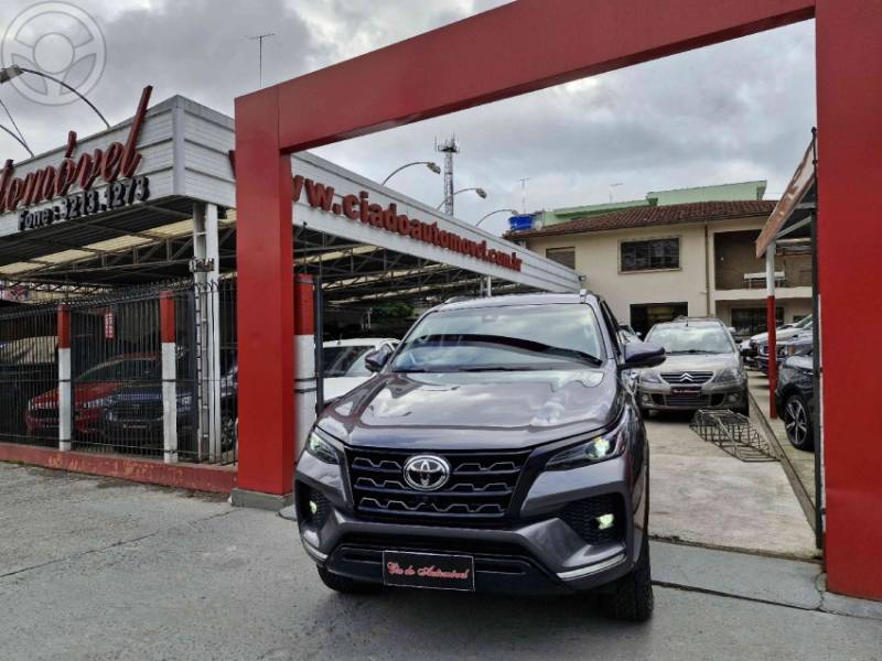 TOYOTA - HILUX SW4 2.8 SRX 4X4 16V TURBO INTERCOOLER DIESEL 4P AUTOMÁTICO - 2021/2022 - CINZA - R$ 309.000,00