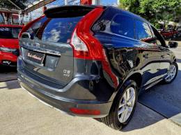 VOLVO - XC60 2.4 D5 MOMENTUM DIESEL AWD 4P AUTOMÁTICO - 2016/2017 - CINZA - R$ 98.000,00