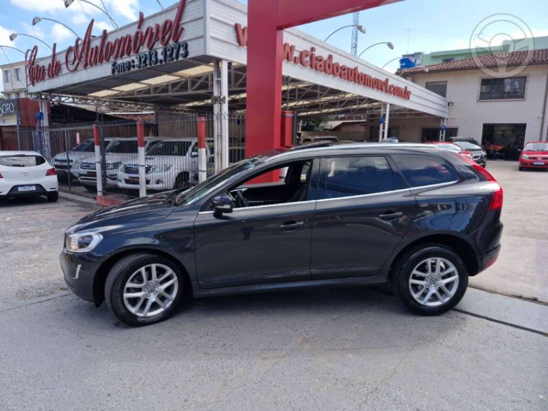 VOLVO - XC60 2.4 D5 MOMENTUM DIESEL AWD 4P AUTOMÁTICO - 2016/2017 - CINZA - R$ 98.000,00