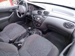 FORD - FOCUS 1.6 GL 8V FLEX 4P MANUAL - 2008/2009 - DOURADA - R$ 29.800,00