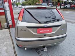 FORD - FOCUS 1.6 GL 8V FLEX 4P MANUAL - 2008/2009 - DOURADA - R$ 29.800,00