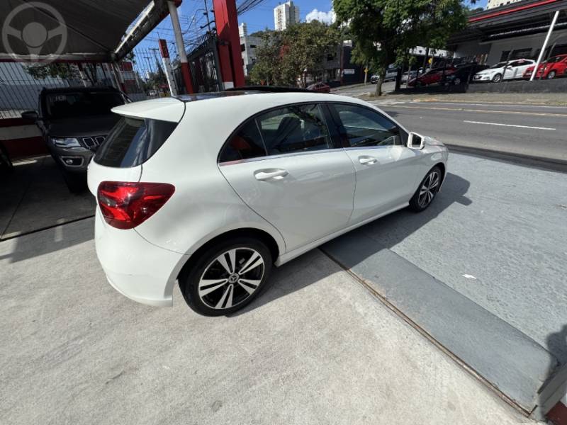 MERCEDES-BENZ - A 200 1.6 TURBO 16V FLEX 4P AUTOMÁTICO - 2017/2018 - BRANCA - R$ 119.000,00