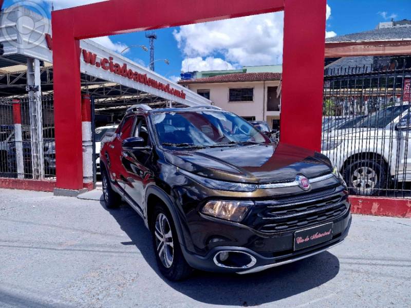 FIAT - TORO 2.0 16V TURBO DIESEL VOLCANO 4WD AUTOMÁTICO - 2016/2017 - MARROM - R$ 95.000,00