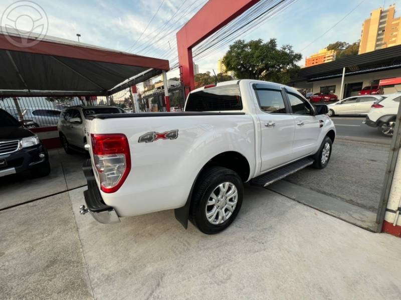 FORD - RANGER 3.2 XLT 4X4 CD 20V DIESEL 4P AUTOMÁTICO - 2020/2021 - BRANCA - R$ 179.000,00