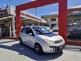 FORD - FIESTA 1.0 MPI TRAIL HATCH 8V FLEX 4P MANUAL - 2007/2008 - PRATA - R$ 21.900,00