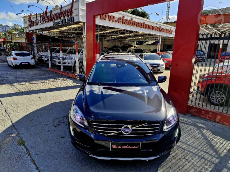VOLVO - XC60 2.4 D5 MOMENTUM DIESEL AWD 4P AUTOMÁTICO - 2016/2017 - CINZA - R$ 98.000,00