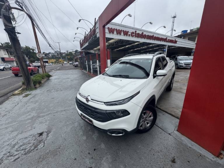 FIAT - TORO 1.8 16V EVO FLEX FREEDOM AUTOMÁTICO - 2018/2019 - BRANCA - R$ 89.000,00
