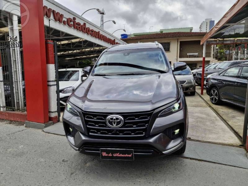TOYOTA - HILUX SW4 2.8 SRX 4X4 16V TURBO INTERCOOLER DIESEL 4P AUTOMÁTICO - 2021/2022 - CINZA - R$ 309.000,00