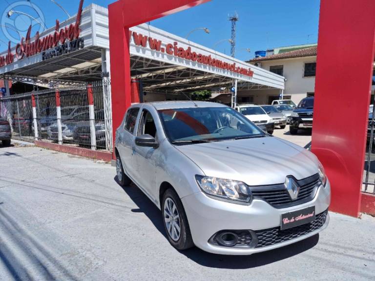 RENAULT - SANDERO 1.0 AUTHENTIQUE 16V FLEX 4P MANUAL - 2014/2015 - PRATA - R$ 37.900,00