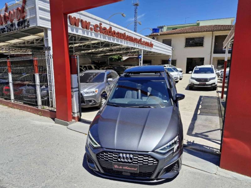 AUDI - A3 2.0 TFSI PERFORMANCE BLACK SEDAN 4P AUTOMÁTICA - 2022/2023 - CINZA - R$ 216.000,00