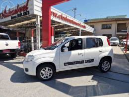 FIAT - UNO 1.0 EVO VIVACE 8V FLEX 4P MANUAL - 2013/2014 - BRANCA - R$ 31.990,00