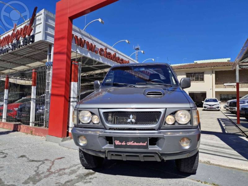 MITSUBISHI - L200 2.5 GLS HPE 4X4 CD 8V TURBO DIESEL 4P MANUAL - 2002/2003 - CINZA - R$ 54.900,00