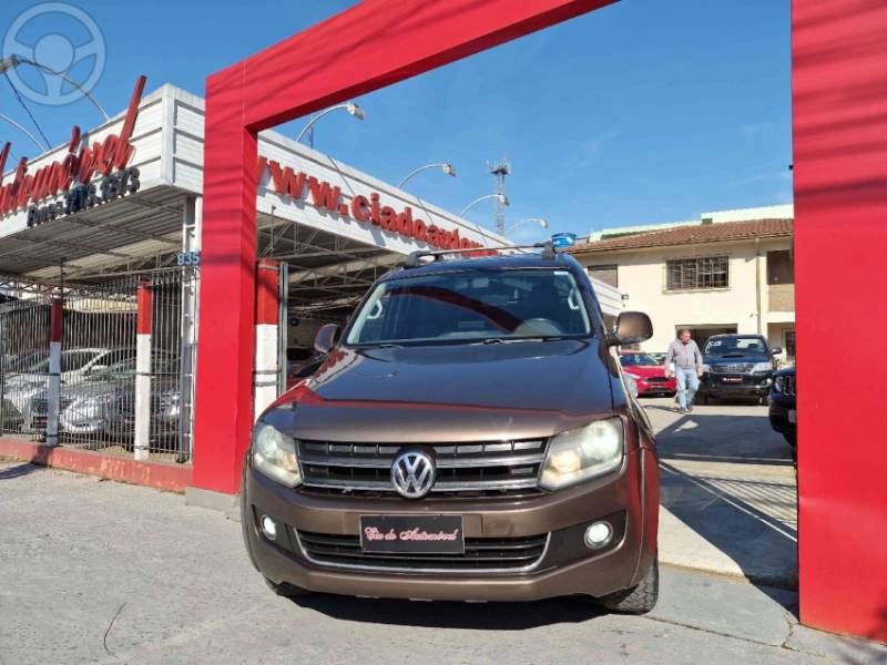 VOLKSWAGEN - AMAROK 2.0 HIGHLINE 4X4 CD 16V TURBO INTERCOOLER DIESEL 4P MANUAL - 2010/2011 - MARROM - R$ 69.800,00