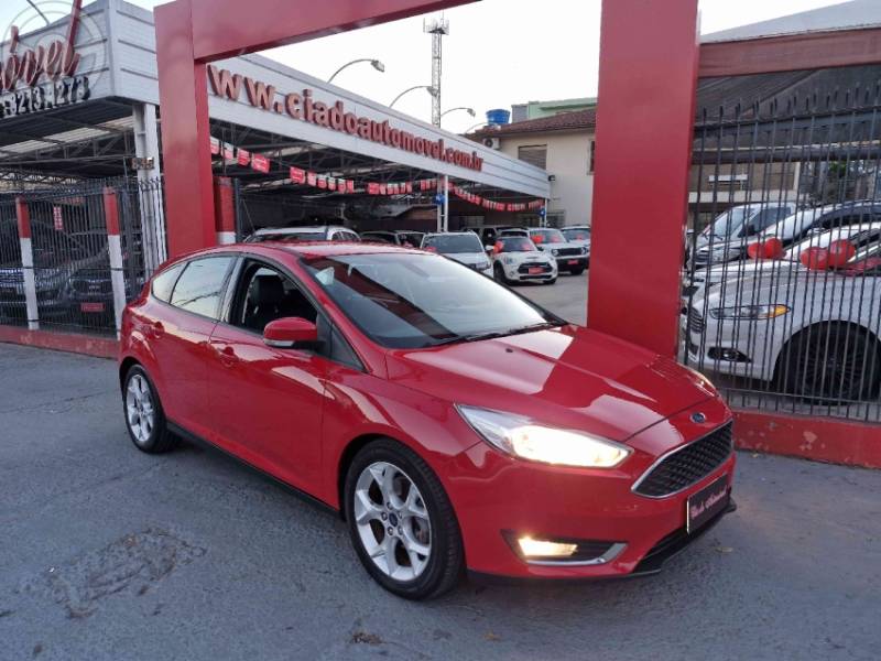 FORD - FOCUS 2.0 SE PLUS 16V FLEX 4P AUTOMÁTICO - 2015/2016 - VERMELHA - R$ 59.800,00