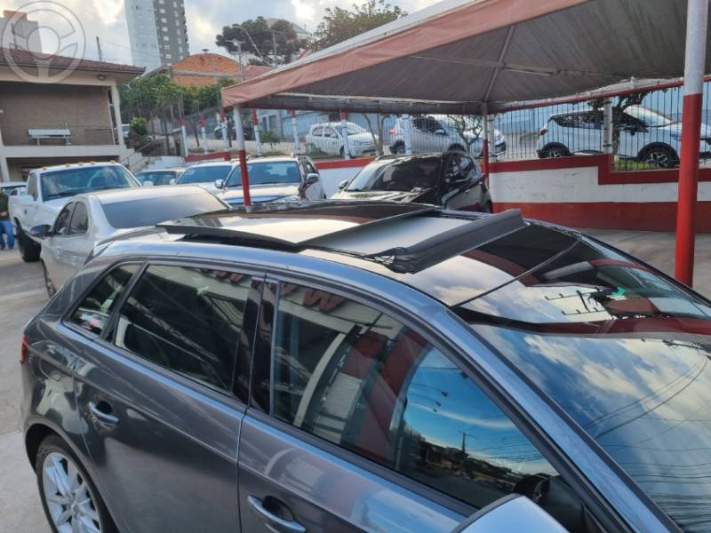 AUDI - A3 1.4 TFSI SPORTBACK AMBIENTE 16V 4P S-TRONIC - 2017/2018 - CINZA - R$ 105.900,00