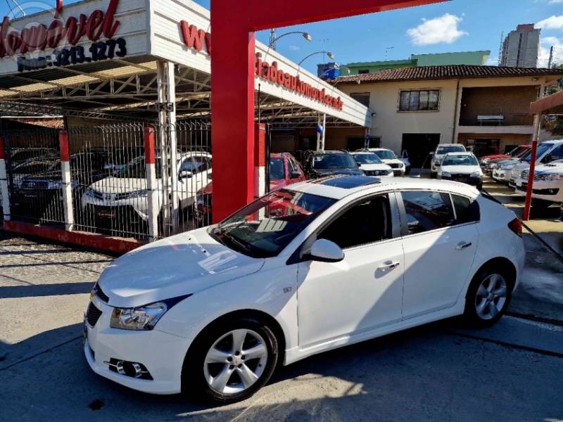 CHEVROLET - CRUZE 1.8 LTZ SPORT6 16V FLEX 4P AUTOMÁTICO - 2013/2014 - BRANCA - R$ 66.900,00