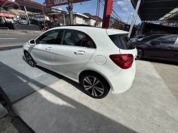 MERCEDES-BENZ - A 200 1.6 TURBO 16V FLEX 4P AUTOMÁTICO - 2017/2018 - BRANCA - R$ 119.000,00
