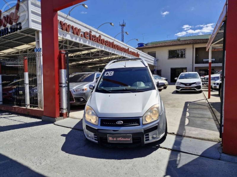 FORD - FIESTA 1.0 MPI TRAIL HATCH 8V FLEX 4P MANUAL - 2007/2008 - PRATA - R$ 21.900,00