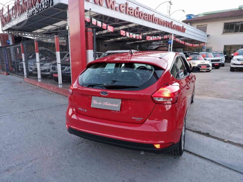 FORD - FOCUS 2.0 SE PLUS 16V FLEX 4P AUTOMÁTICO - 2015/2016 - VERMELHA - R$ 59.800,00