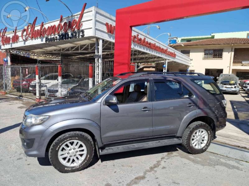 TOYOTA - HILUX SW4 3.0 SRV 4X4 16V TURBO INTERCOOLER DIESEL 4P AUTOMÁTICO - 2014/2014 - CINZA - R$ 149.000,00