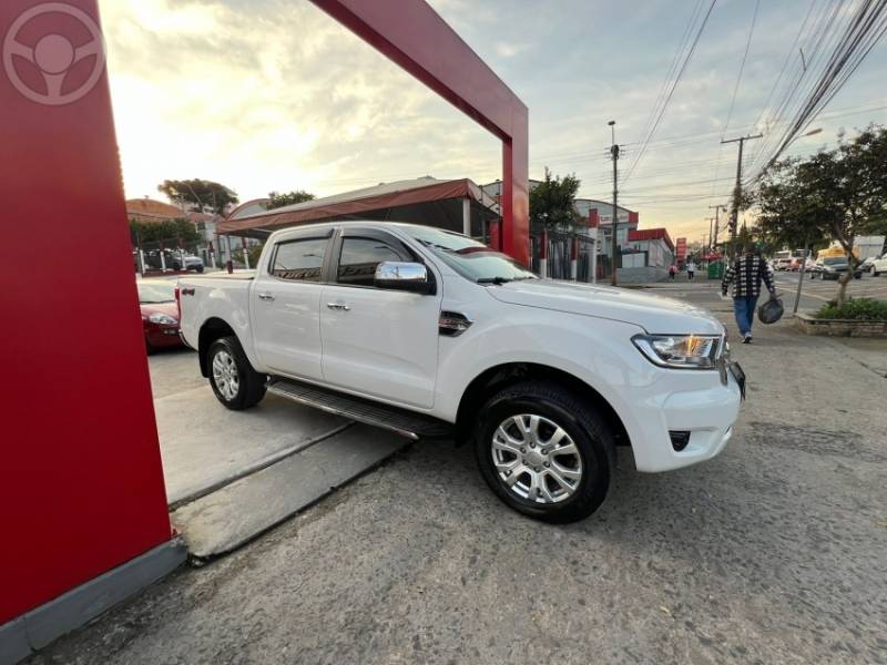 FORD - RANGER 3.2 XLT 4X4 CD 20V DIESEL 4P AUTOMÁTICO - 2020/2021 - BRANCA - R$ 179.000,00