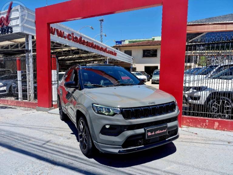 JEEP - COMPASS 2.0 HURRICANE BLACKHAWK 4X4 TURBO 4P AUTOMÁTICO - 2024/2025 - CINZA - R$ 225.000,00