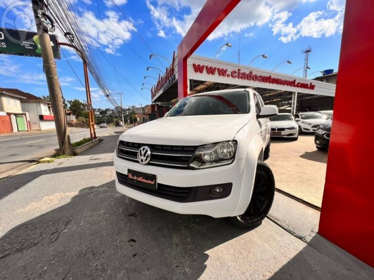 VOLKSWAGEN - AMAROK 2.0 TRENDLINE 4X4 CD 16V TURBO INTERCOOLER DIESEL 4P AUTOMÁTICO - 2014/2014 - BRANCA - R$ 105.000,00