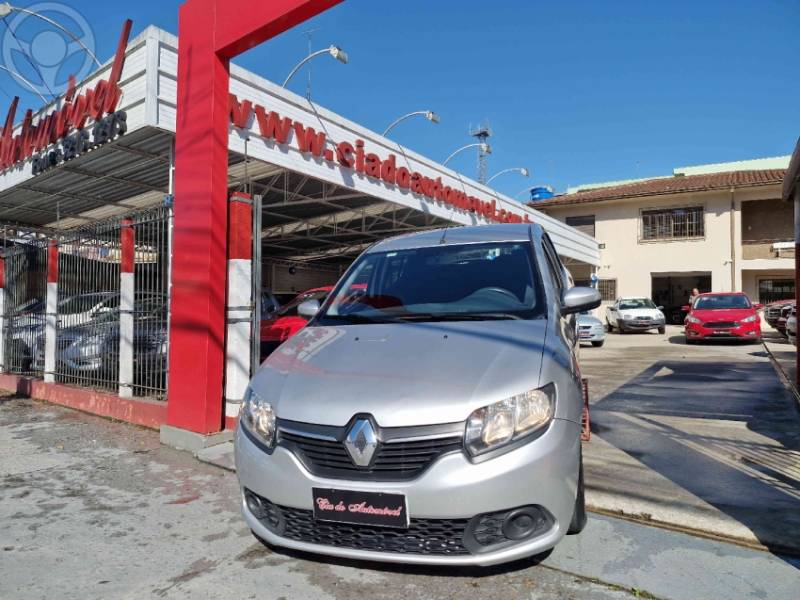 RENAULT - SANDERO 1.6 EXPRESSION 8V FLEX 4P MANUAL - 2015/2016 - PRATA - R$ 41.900,00