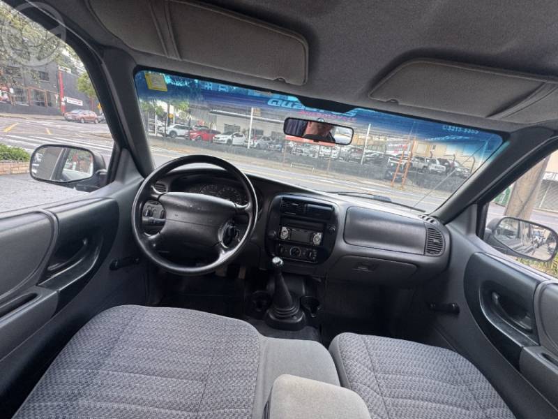 FORD - RANGER 2.5 XL 4X2 CD 8V TURBO INTERCOOLER DIESEL 4P MANUAL - 2000/2001 - CINZA - R$ 49.800,00