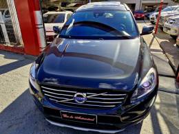 VOLVO - XC60 2.4 D5 MOMENTUM DIESEL AWD 4P AUTOMÁTICO - 2016/2017 - CINZA - R$ 98.000,00