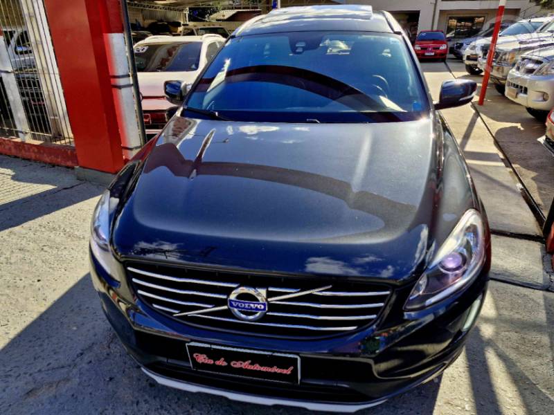 VOLVO - XC60 2.4 D5 MOMENTUM DIESEL AWD 4P AUTOMÁTICO - 2016/2017 - CINZA - R$ 98.000,00