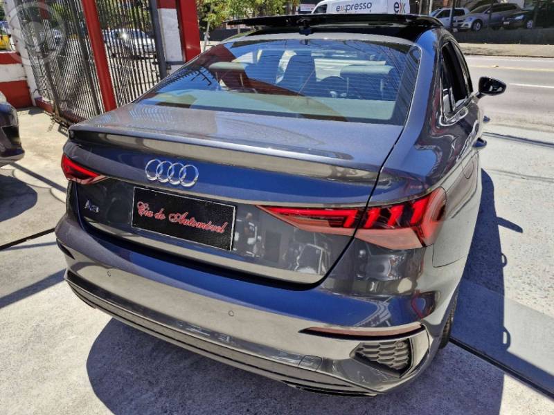 AUDI - A3 2.0 TFSI PERFORMANCE BLACK SEDAN 4P AUTOMÁTICA - 2022/2023 - CINZA - R$ 216.000,00