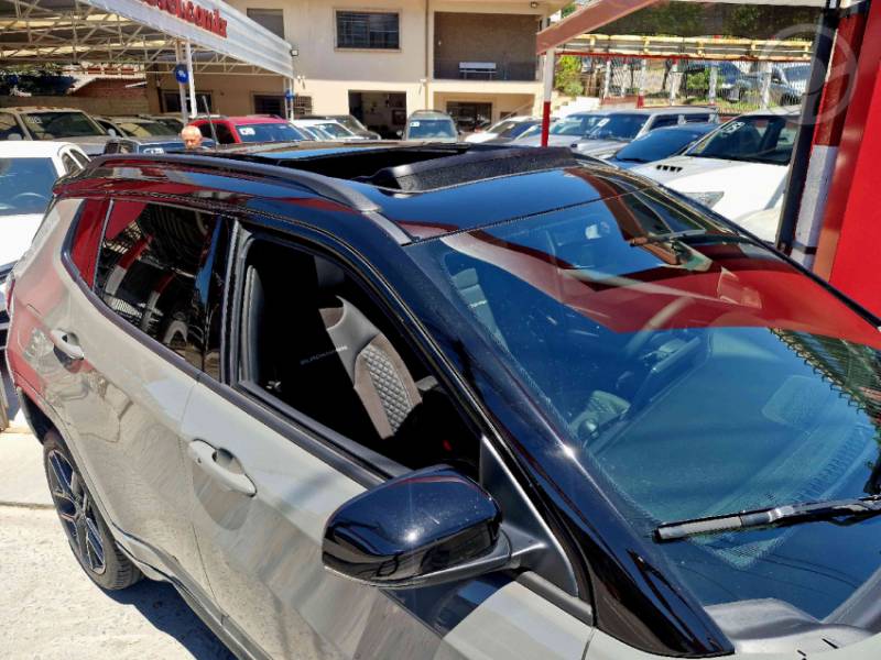 JEEP - COMPASS 2.0 HURRICANE BLACKHAWK 4X4 TURBO 4P AUTOMÁTICO - 2024/2025 - CINZA - R$ 225.000,00
