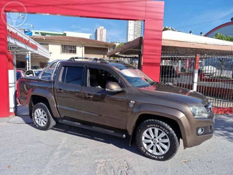 VOLKSWAGEN - AMAROK 2.0 HIGHLINE 4X4 CD 16V TURBO INTERCOOLER DIESEL 4P MANUAL - 2010/2011 - MARROM - R$ 69.800,00