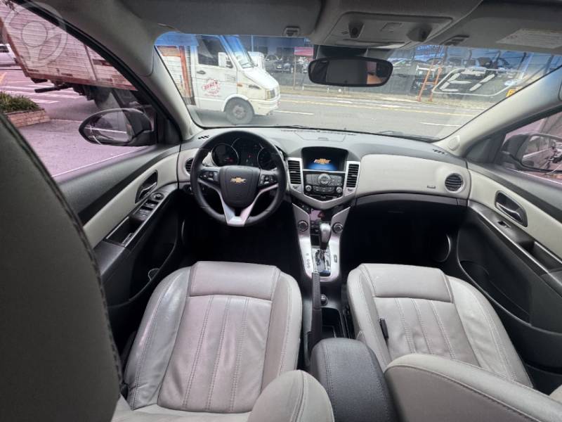 CHEVROLET - CRUZE 1.8 LTZ 16V FLEX 4P AUTOMÁTICO - 2013/2013 - CINZA - R$ 62.900,00