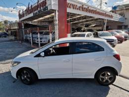 CHEVROLET - ONIX 1.4 MPFI LTZ 8V FLEX 4P MANUAL - 2017/2018 - BRANCA - R$ 63.900,00